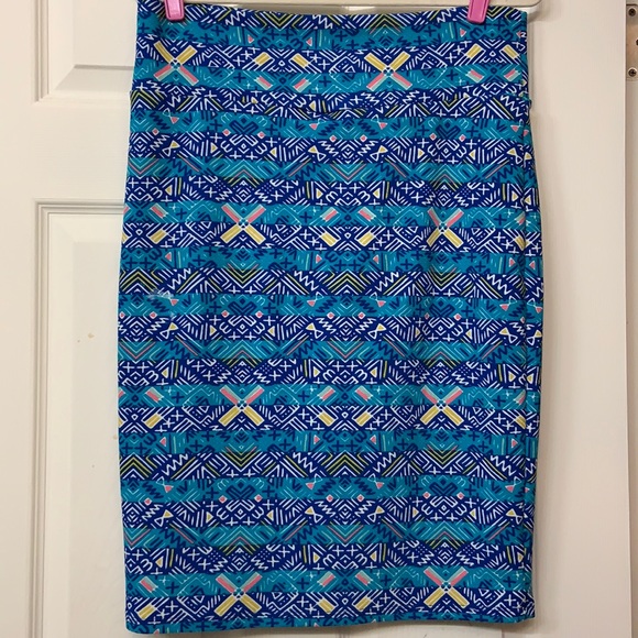 This skirt wants to come on your next Vacation 🏝 - Picture 4 of 4